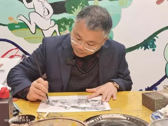 “湖湘连环画第一人”辜国兴：一支画笔绘出别样天地3.webp